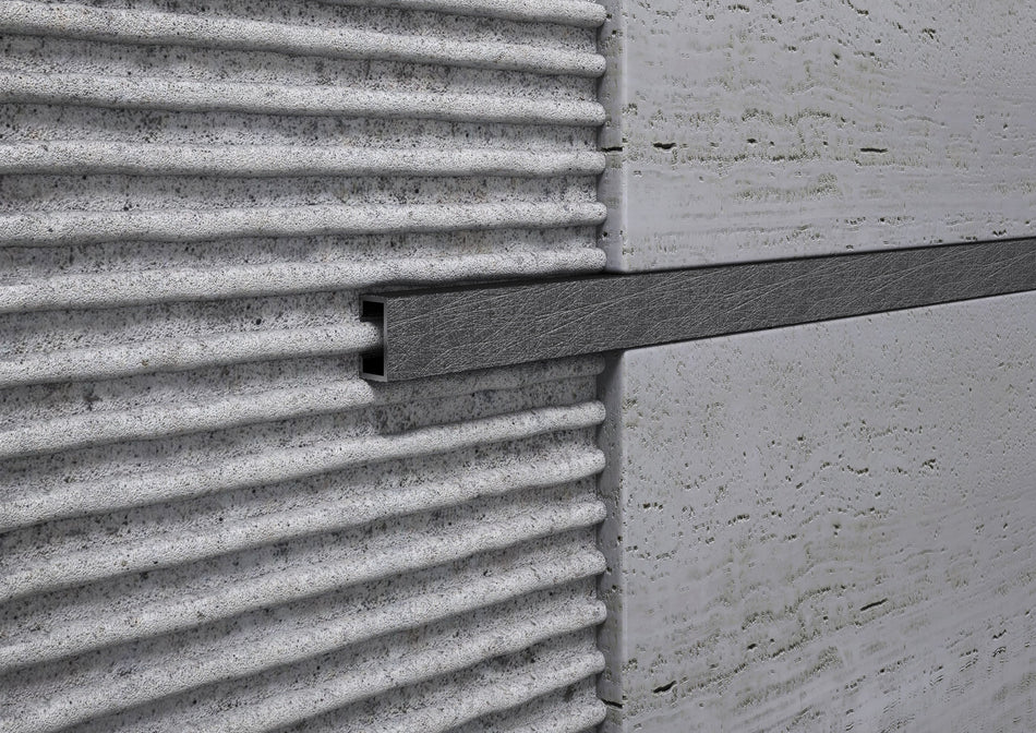 Profilo listello testa piatta in ALLUMINIO decorato wengé. Barra 2 m