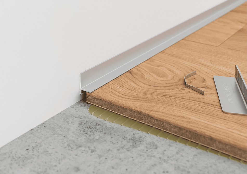 Battiscopa in alluminio per pavimenti SPC – Barra da 2 m